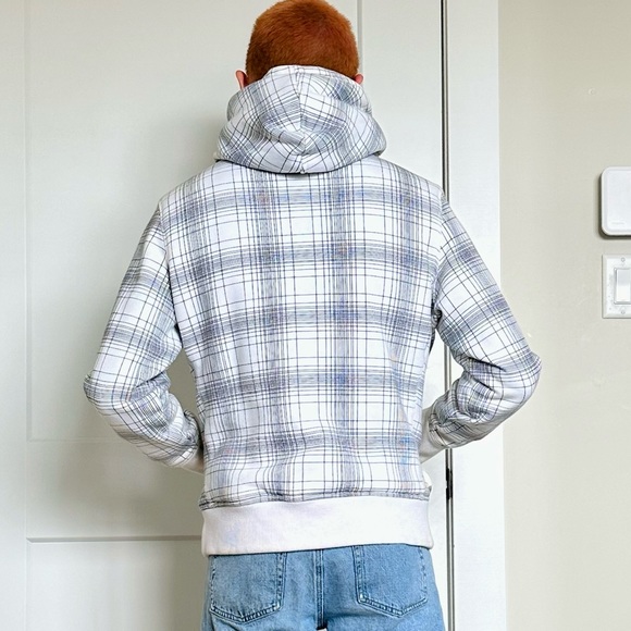 Very Thick Patterned Sweater (Hoodie) - Picture 3 of 6